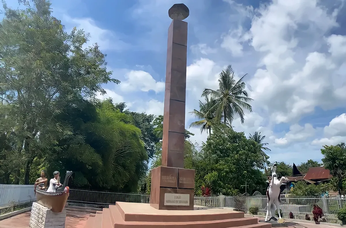 Tugu Nainggolan Sibatuara