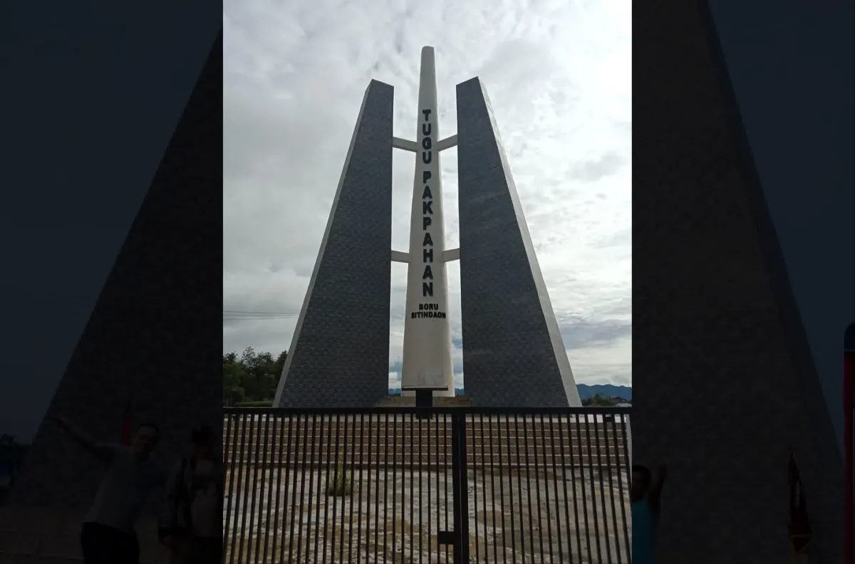 Tugu Toga Pakpahan