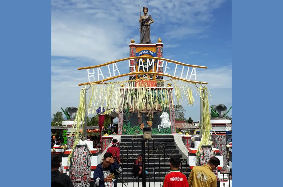 Tugu Raja Sampetua